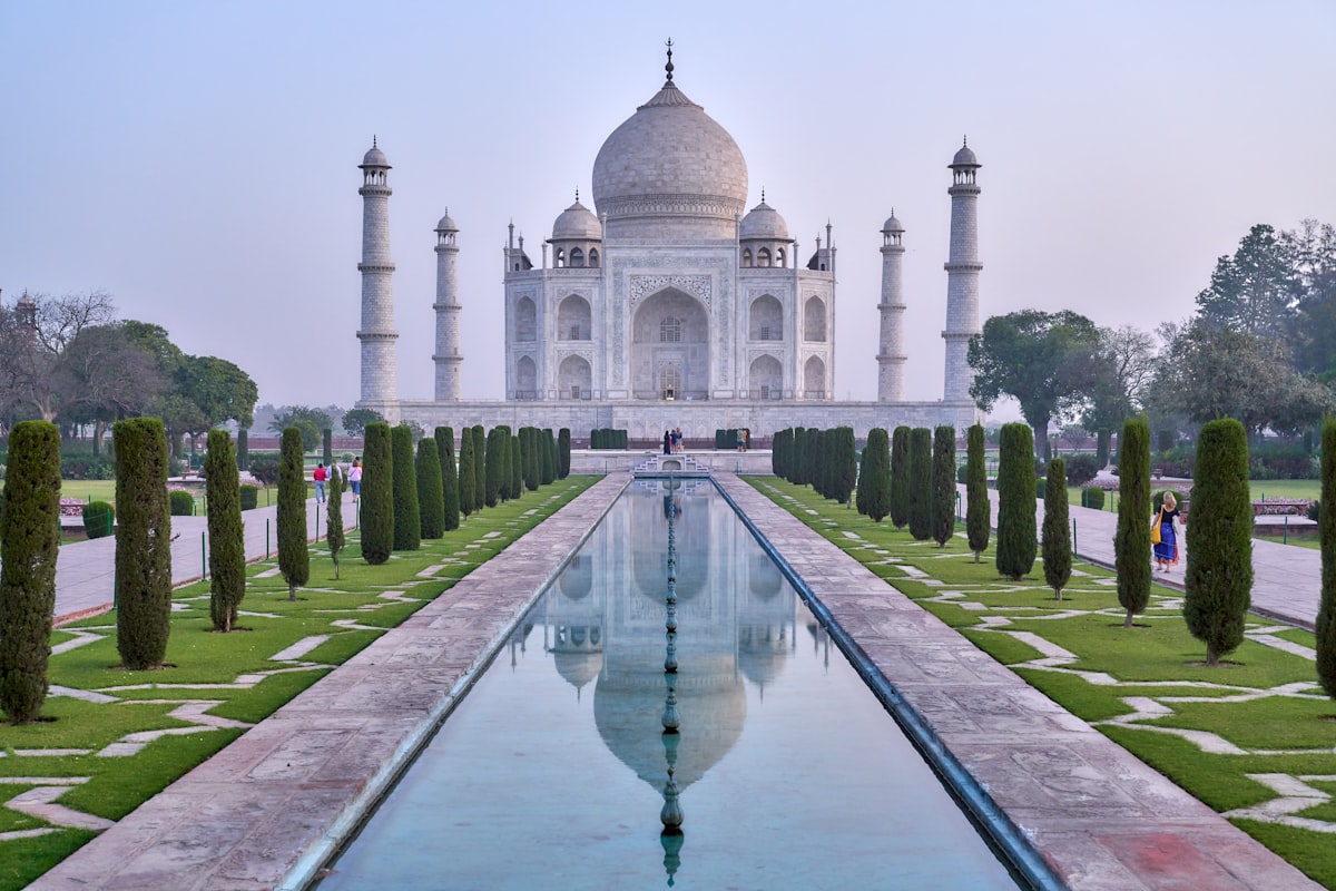 Asian architecture representing the rise of Asian nations in the physics olympiad world